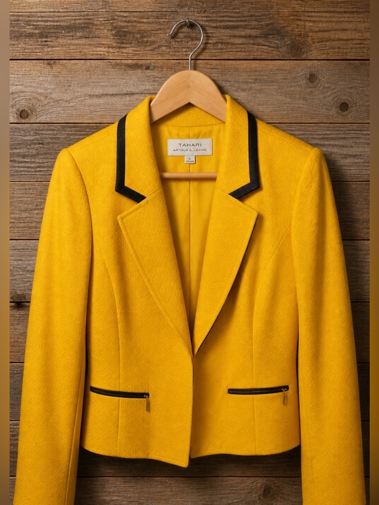 Tahari Arthur S Levine Jackets & Blazers - Tahari Arthur Levine yellow blazer 14. Beautiful power suit Blazer